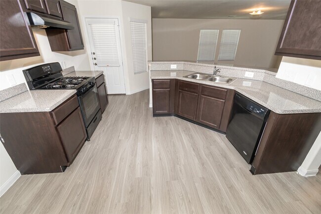 Building Photo - 5634 Latta Plantation Dr