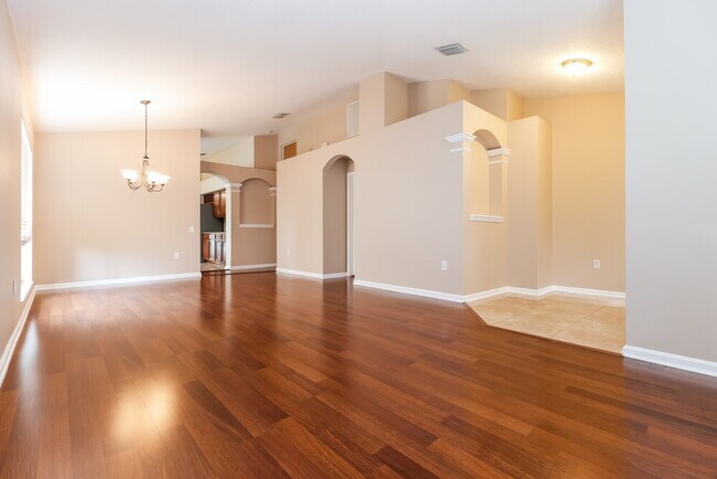 Foto del edificio - 5920 Count Turf Ln
