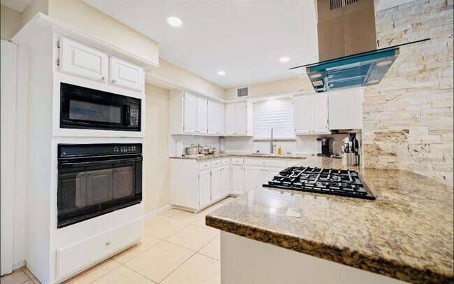Foto del edificio - 3510 Cypresswood Dr