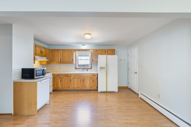 Building Photo - 62 Melville Ave