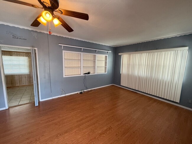 Building Photo - Enjoy this spacious 2-bedroom, 1-bath home...