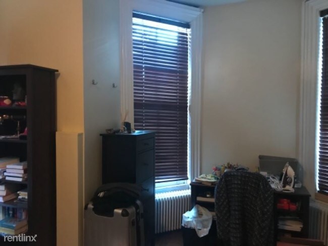 Building Photo - 496 Madison Ave