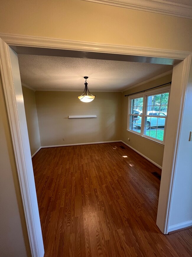 Building Photo - 4905 Heritage Dr