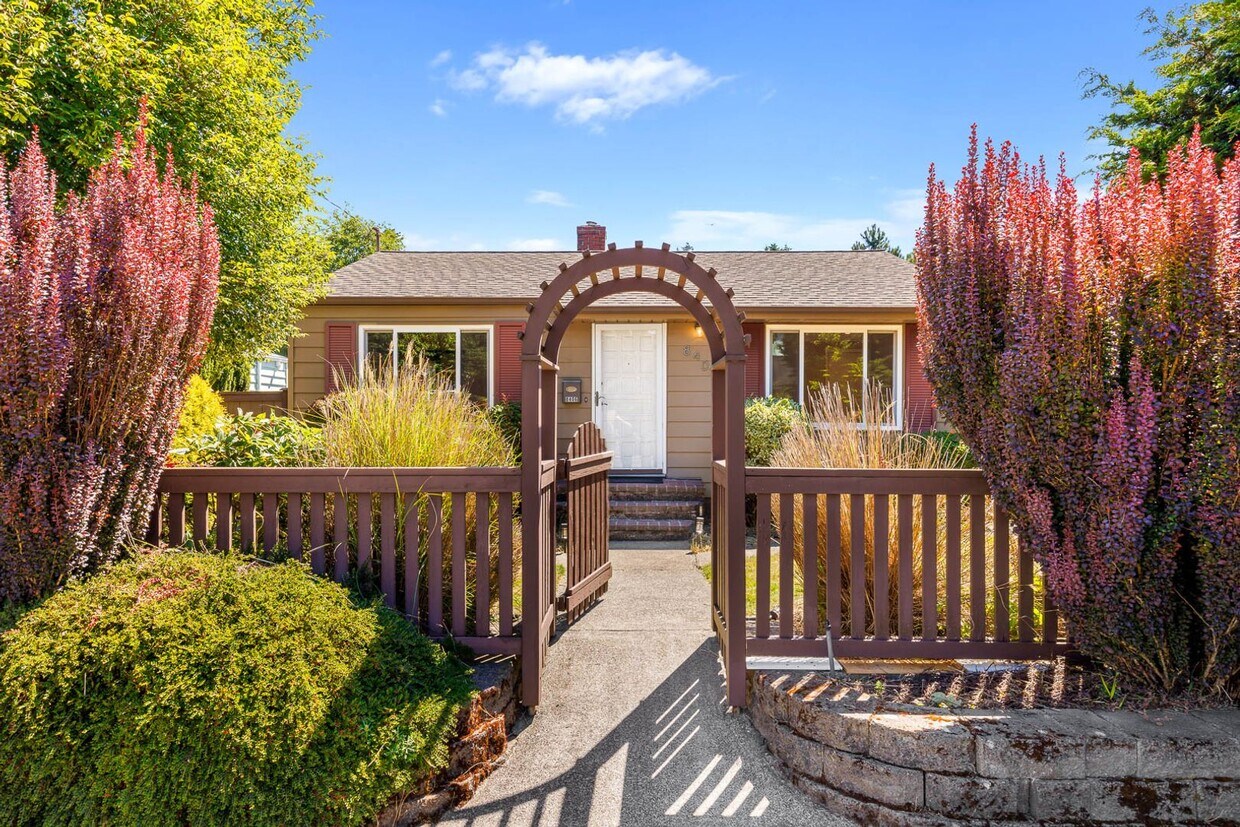 Primary Photo - 8406 9th Ave SW