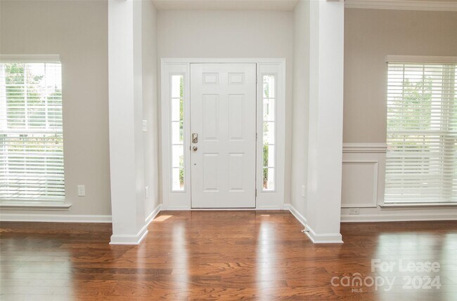 Building Photo - 3007 Ainsley Ln