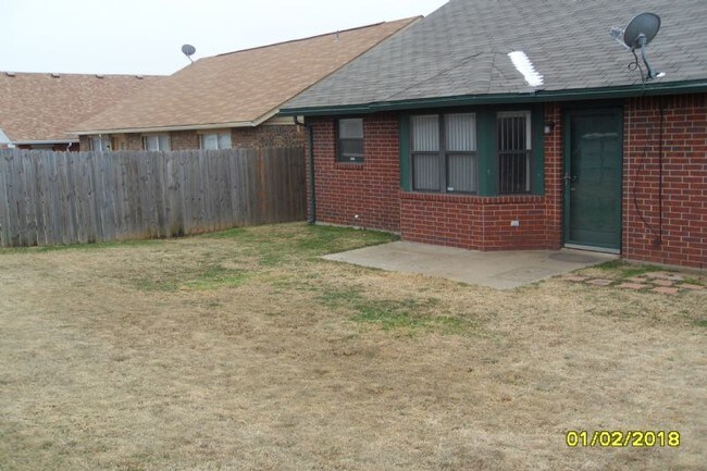 Building Photo - 2404 SW 44th St