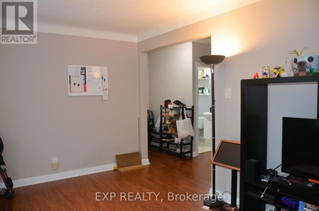 Building Photo - 2-42 LAVERGNE St
