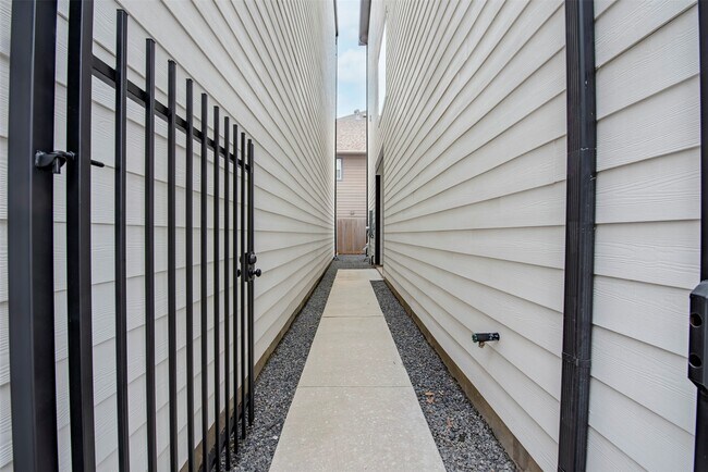 Foto del edificio - 861 Fisher St