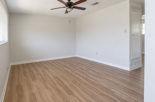 Building Photo - 2207 15th St