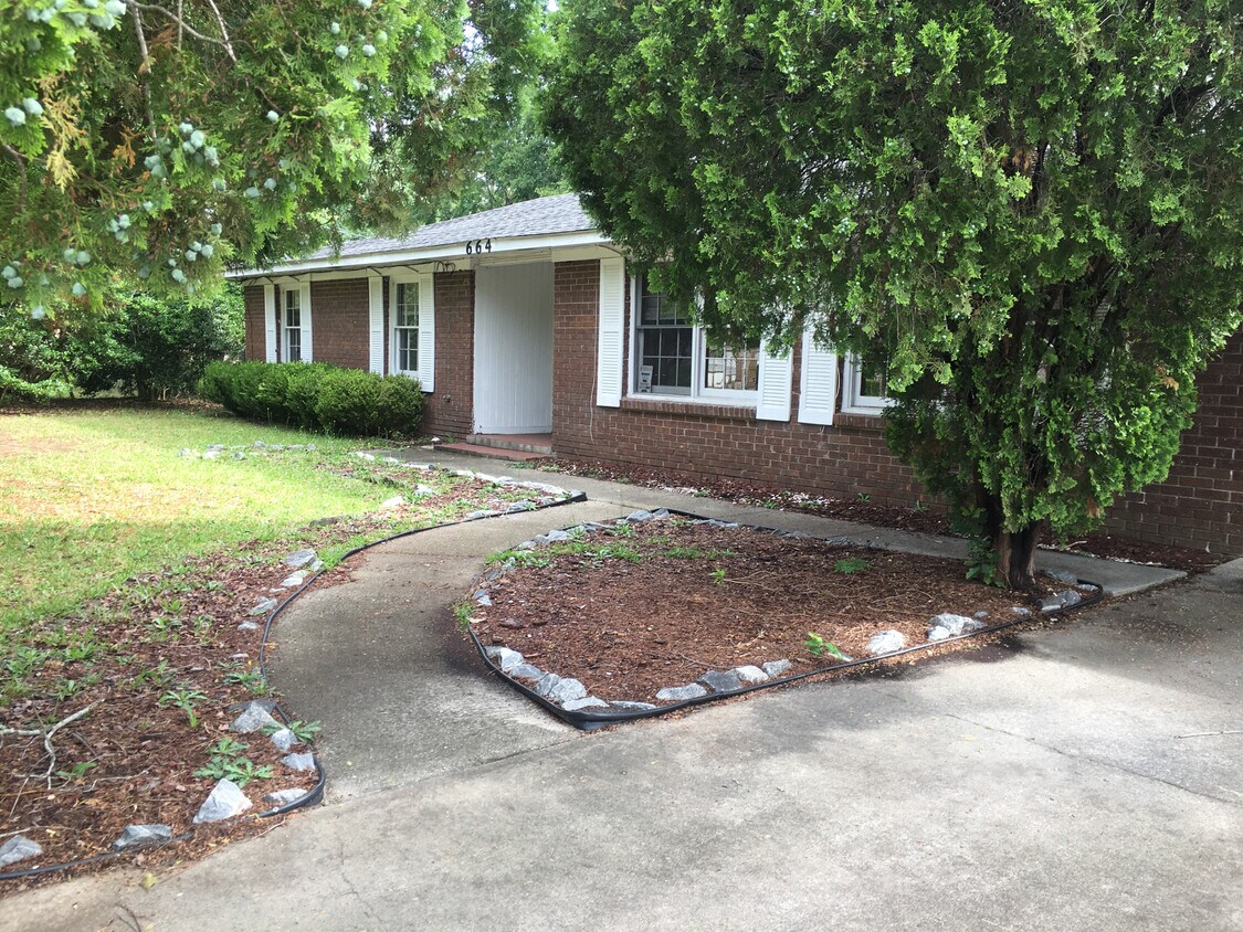 Foto principal - 664 Mahoney Rd