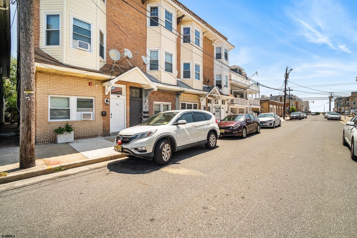 21 S Little Rock Ave Unit 1, Ventnor City, NJ 08406 Apartment for