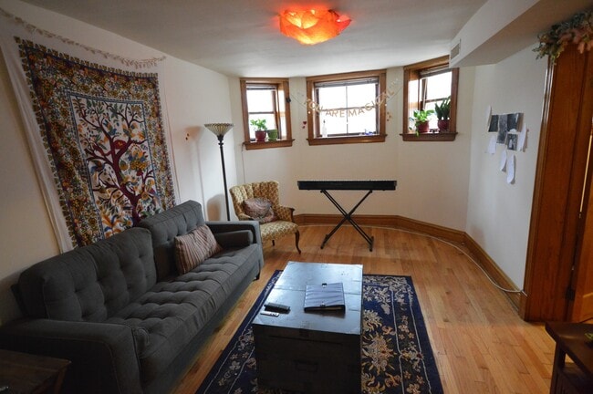 Foto del edificio - 854 W Waveland Ave