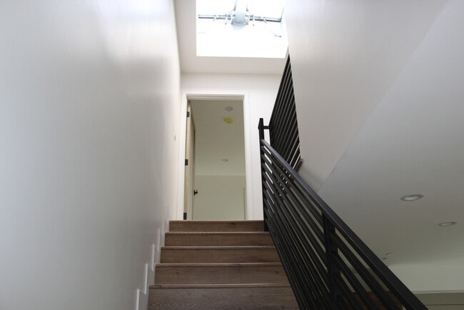 Building Photo - 14539 Weddington St