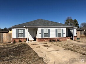 Building Photo - 1685 N Linda Jo Pl