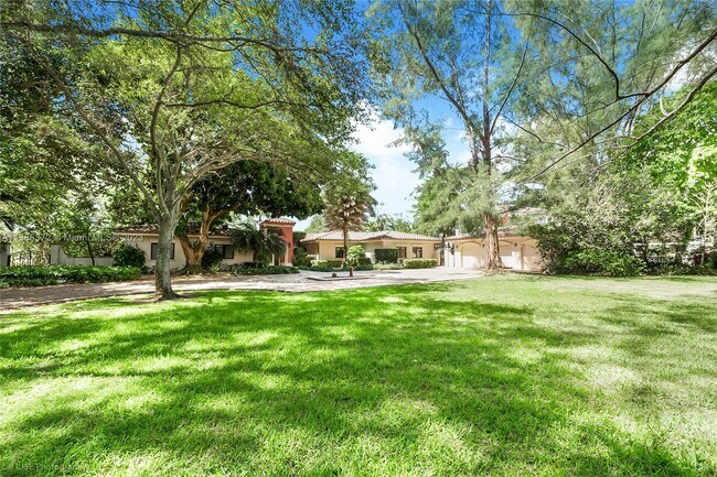 Building Photo - 5500 Banyan Dr