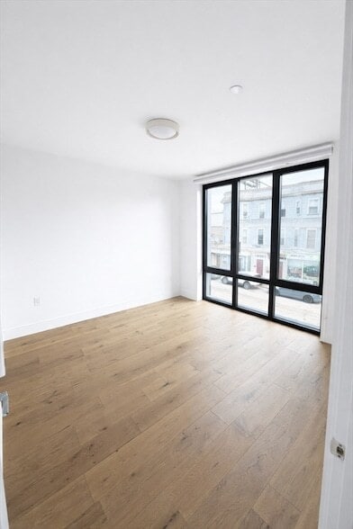 Building Photo - 1121 Dorchester Ave