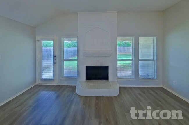 Building Photo - 757 Dema Ln