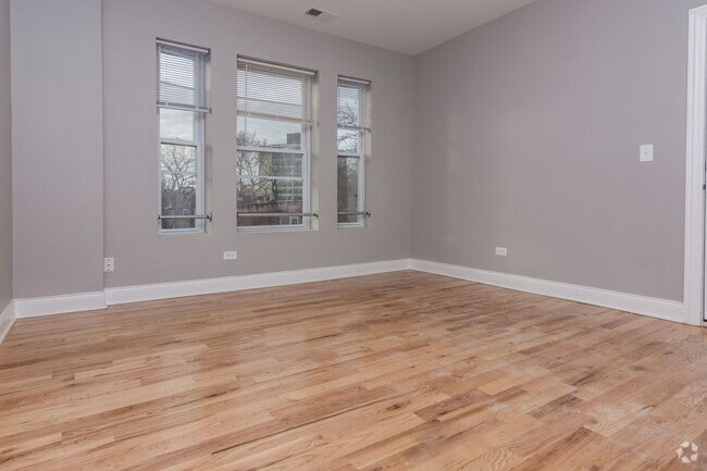 Building Photo - 848 W 61st St