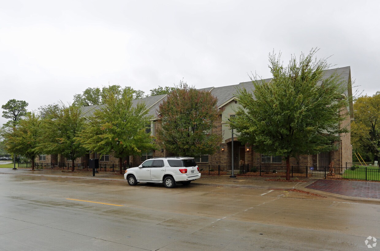 Primary Photo - Townhomes at Bexar Street Village