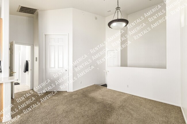Foto del edificio - 7550 E Earll Dr