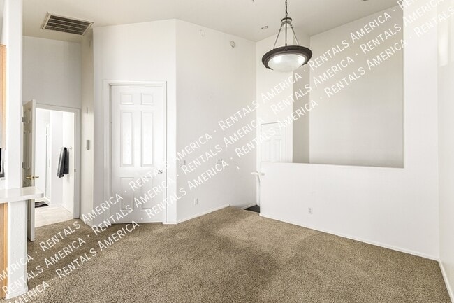 Building Photo - 7550 E Earll Dr