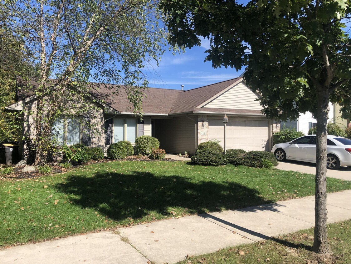 422 Chesterton Trail, Fort Wayne, IN 46825 House for Rent in Fort
