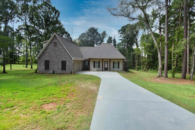 Foto del edificio - Beautiful 5 Bed 4 Bath Home in Ruston!