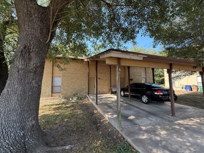 Building Photo - 8204 Hood Cir