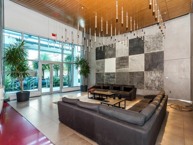 Building Photo - 1100S S Miami Ave