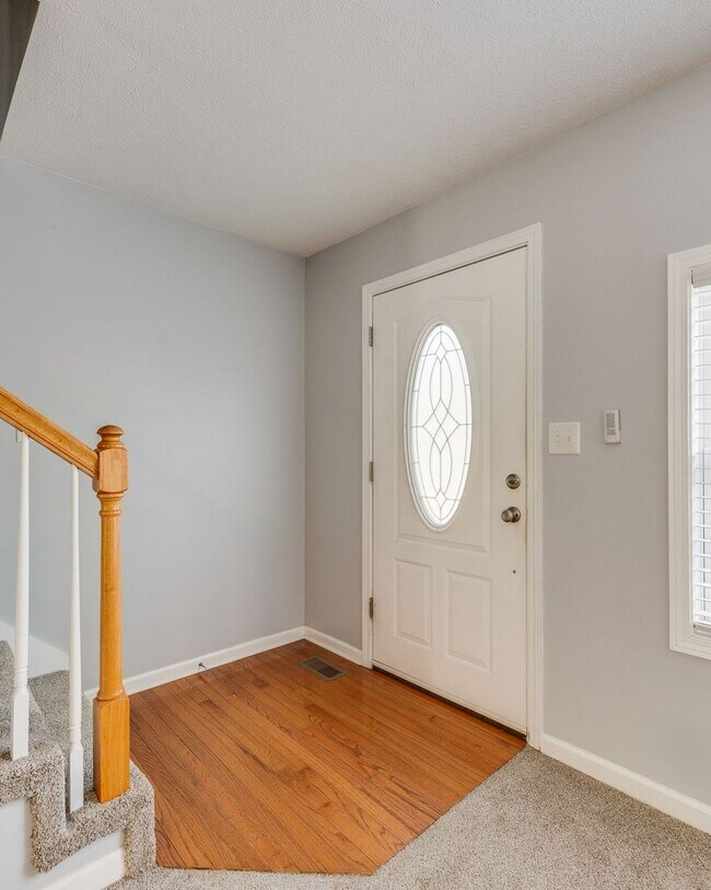 Foto del edificio - Now Available | 2 Bedroom 2.5 Bath | Bristol, TN