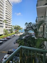 Building Photo - 1408 Brickell Bay Dr
