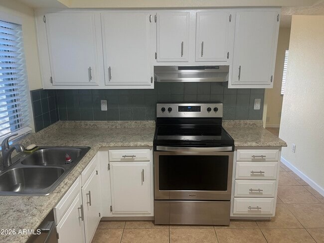 Foto del edificio - 6502 W Mercer Ln