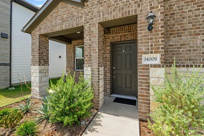 Building Photo - 14009 Edna Maxine Walk