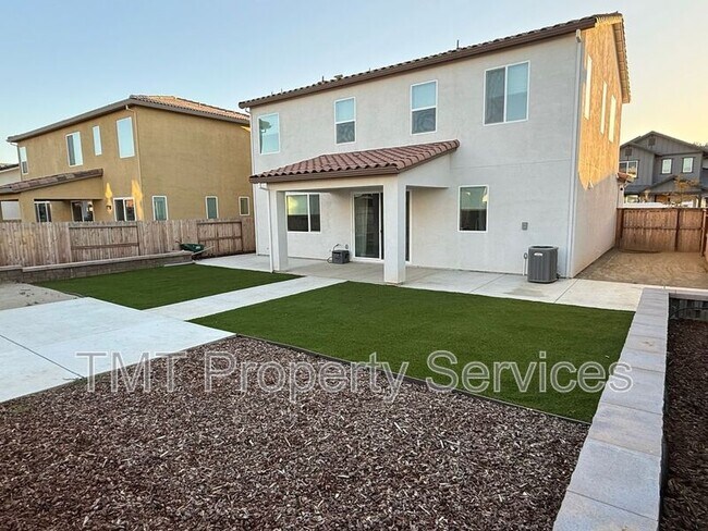 Building Photo - 10123 Blue Whale Wy