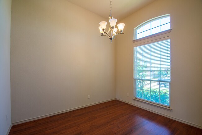Foto del edificio - Beautifully Crafted 4-2.5-2 in Fort Worth-...