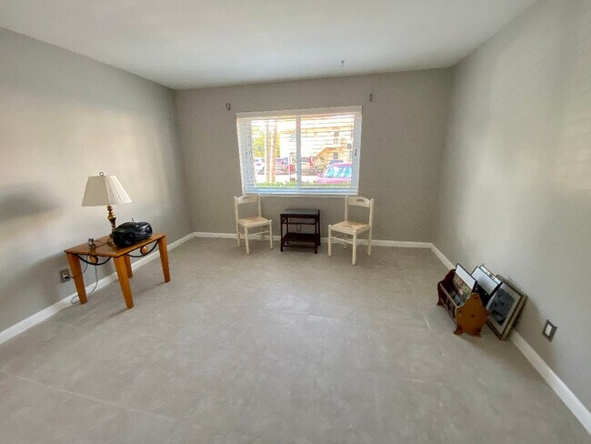 Foto del edificio - 136 NE 19th Ct