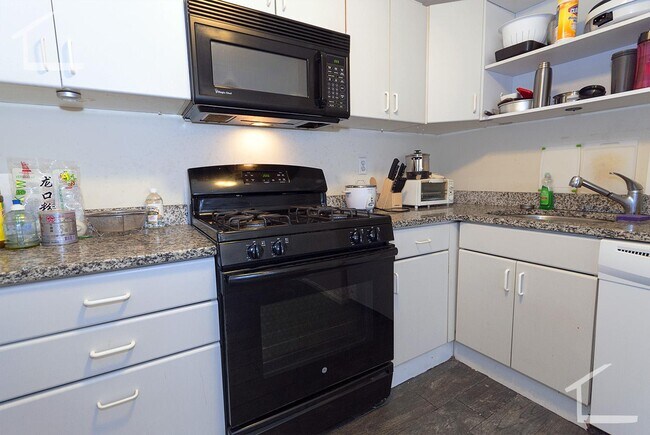 Foto del edificio - 127 Glenville Ave