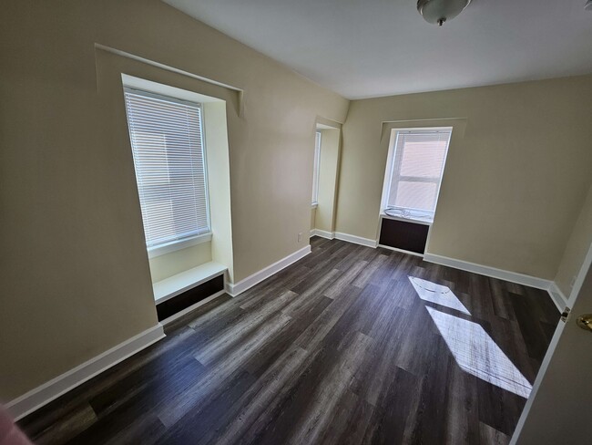 Building Photo - 19 Negus St
