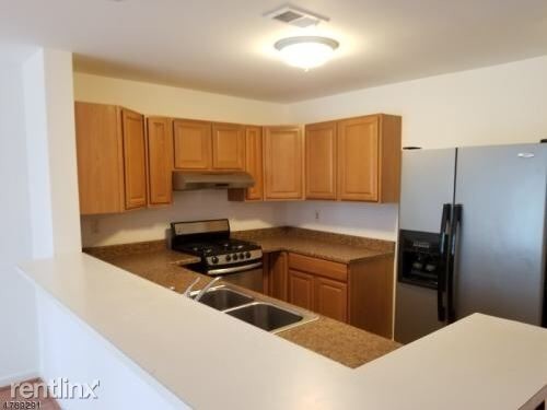 Foto principal - 3 br, 2 bath Condo - 512 Edpas Rd