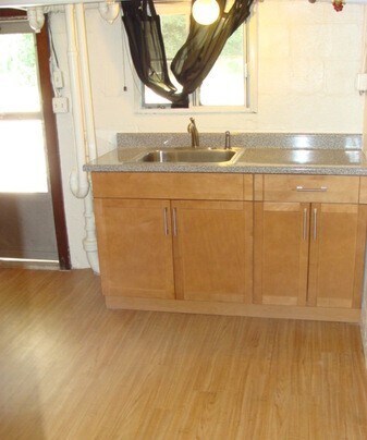 Building Photo - 56 Bencliffe Cir