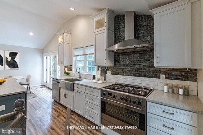 Foto del edificio - 8605 Cottage St