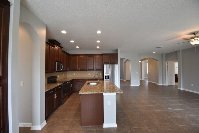 Building Photo - 2425 Misty Cove Cir