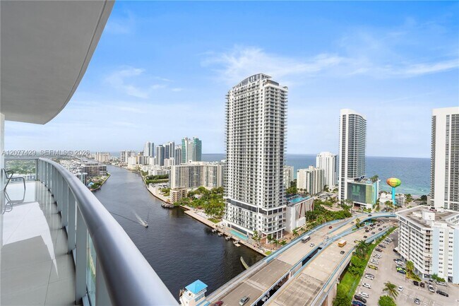 Building Photo - 2600 E Hallandale Beach Blvd