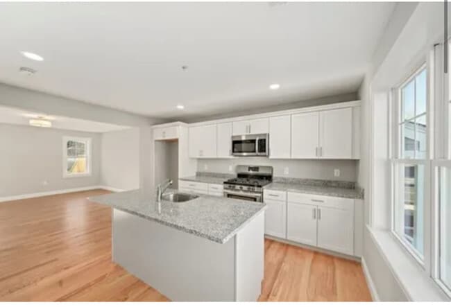 Photo - 55 Plymouth St Townhome