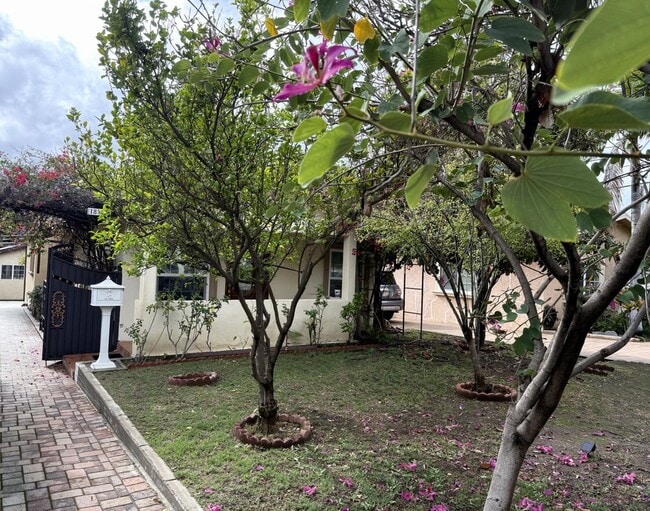 Foto del edificio - 1838 Glenwood Rd