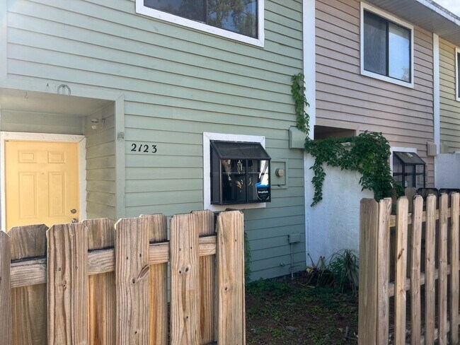 Foto del edificio - 2 Bedroom 2 1/2 Bath in Mill Run.