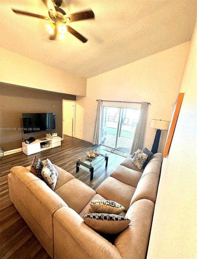 Foto del edificio - 2433 SW 58th Manor