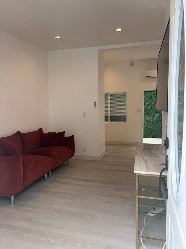 Building Photo - 8561 Orion Ave