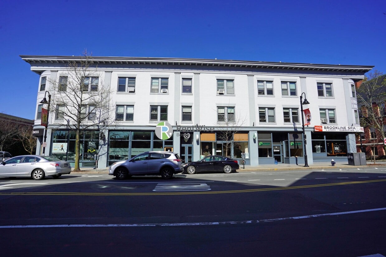 Primary Photo - 83 Harvard St