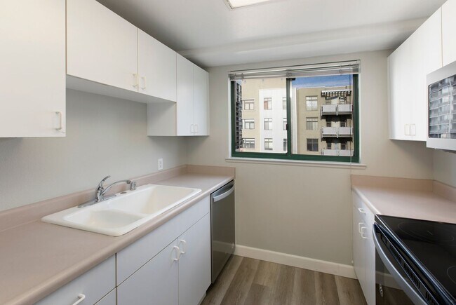 Foto del edificio - 988 Franklin St. #423
